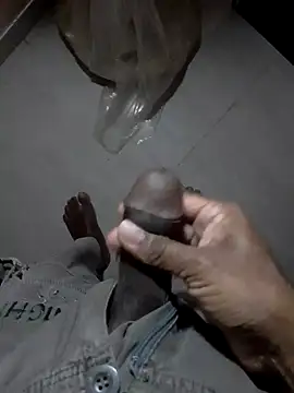 Snapshot of SuranSexy33 chatting on January 5, 2025, 5:20 pm SuranSexy33 online show from January 5, 2025, 5:20 pm