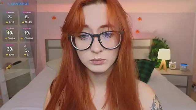 Snapshot of Dark_Lola_ chatting on October 5, 2025, 1:40 am Dark Lola  online show from October 5, 2025, 1:40 am