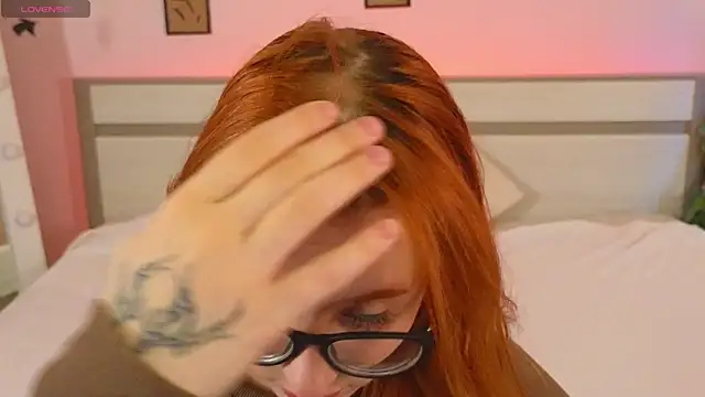 Snapshot of Dark_Lola_ chatting on October 18, 2025, 2:13 am Dark Lola  online show from October 18, 2025, 2:13 am