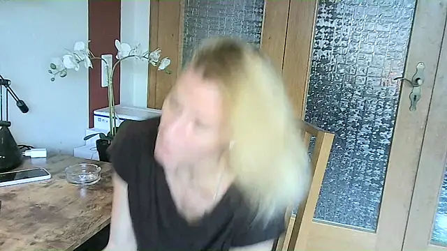 Snapshot of yola181 chatting on March 15, 2025, 2:34 pm yola181 online show from March 15, 2025, 2:34 pm