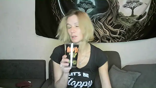 Snapshot of yola181 chatting on February 5, 2025, 6:56 am yola181 online show from February 5, 2025, 6:56 am