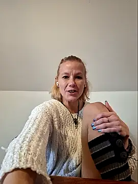 Snapshot of yola181 chatting on February 26, 2025, 4:27 pm yola181 online show from February 26, 2025, 4:27 pm