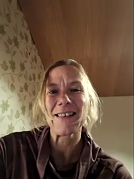 Snapshot of yola181 chatting on January 13, 2025, 6:16 pm yola181 online show from January 13, 2025, 6:16 pm