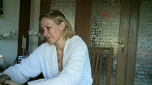 Snapshot of yola181 chatting on March 12, 2025, 6:51 am yola181 online show from March 12, 2025, 6:51 am