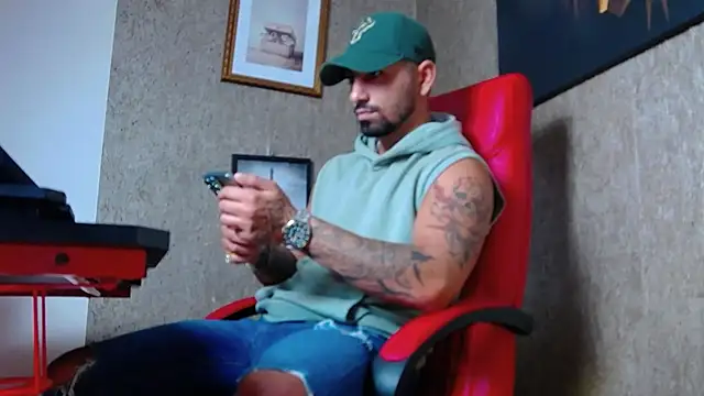 NigelBoydXXX online show from December 18, 2024, 6:57 pm