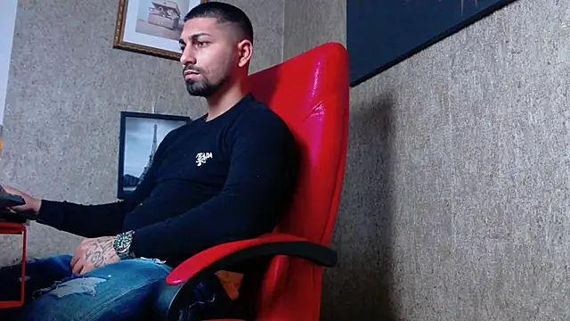 NigelBoydXXX online show from December 27, 2024, 9:32 pm