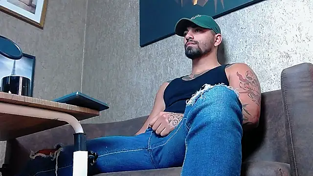NigelBoydXXX online show from March 17, 2025, 7:13 am