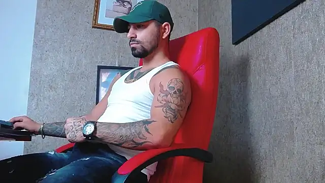 NigelBoydXXX online show from February 7, 2025, 7:40 am