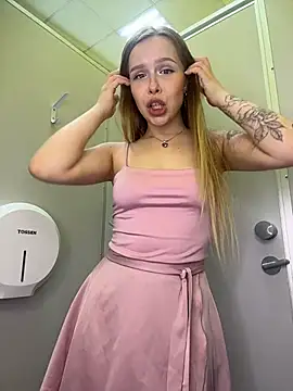 mur girl online show from June 5, 2026, 12:33 pm