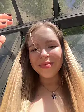 mur girl online show from June 19, 2026, 12:55 pm