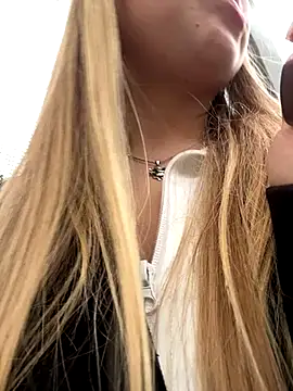 Snapshot of mur_girl chatting on October 4, 2025, 9:11 am mur girl online show from October 4, 2025, 9:11 am