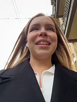 Snapshot of mur_girl chatting on October 15, 2025, 12:57 pm mur girl online show from October 15, 2025, 12:57 pm