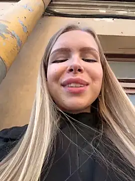 Snapshot of mur_girl chatting on September 29, 2025, 12:11 pm mur girl online show from September 29, 2025, 12:11 pm