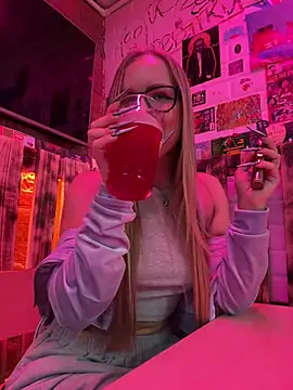 mur girl online show from January 22, 2025, 1:21 pm