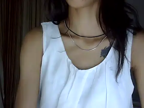 MAAYRA 09 online show from October 3, 2025, 4:25 am