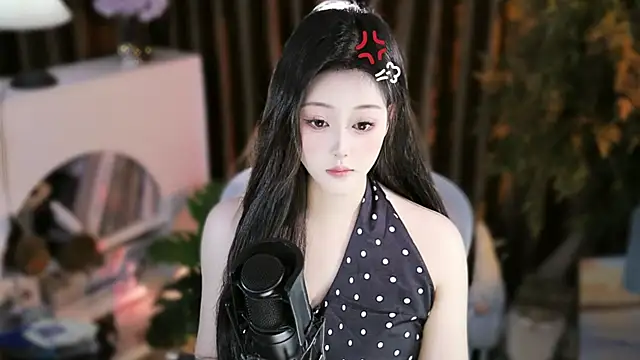 Arwyn-rr online show from October 21, 2025, 8:25 am