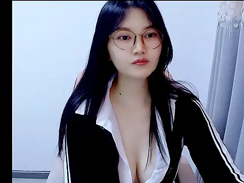 Snapshot of Little-sweet chatting on October 21, 2025, 1:49 am Little-sweet online show from October 21, 2025, 1:49 am