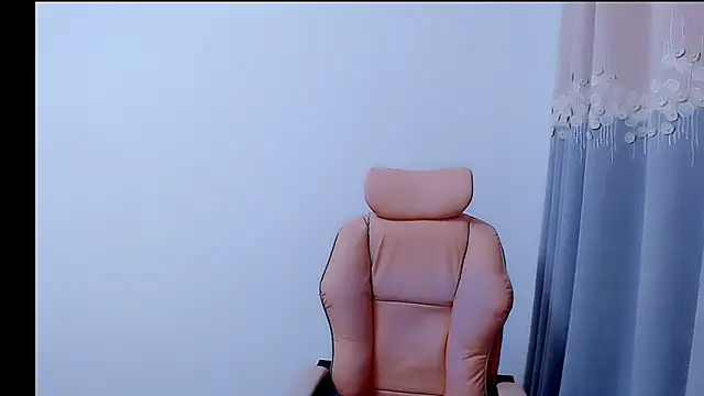 Snapshot of Little-sweet chatting on October 15, 2025, 12:31 am Little-sweet online show from October 15, 2025, 12:31 am