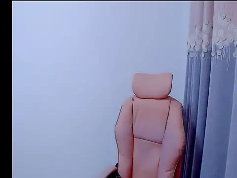 Snapshot of Little-sweet chatting on October 12, 2025, 1:18 am Little-sweet online show from October 12, 2025, 1:18 am