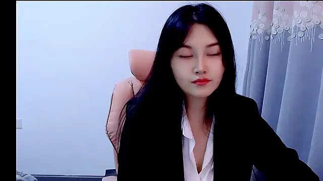 Snapshot of Little-sweet chatting on October 30, 2025, 4:44 am Little-sweet online show from October 30, 2025, 4:44 am