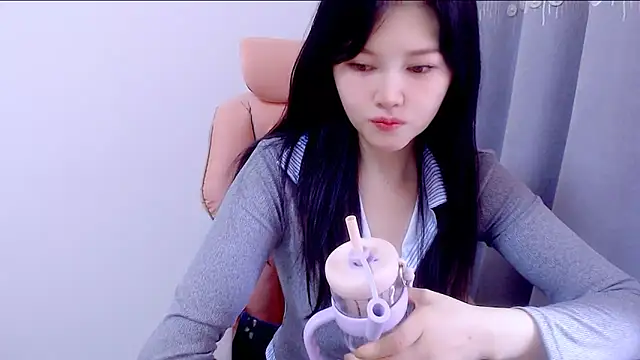 Snapshot of Little-sweet chatting on September 24, 2025, 2:51 am Little-sweet online show from September 24, 2025, 2:51 am