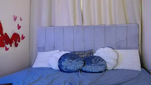 Snapshot of Erikka__ chatting on March 6, 2025, 1:24 pm Erikka   online show from March 6, 2025, 1:24 pm