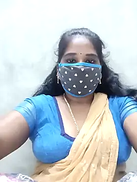 Snapshot of MaaliiiPonuTamil chatting on October 19, 2025, 1:25 pm MaaliiiPonuTamil online show from October 19, 2025, 1:25 pm