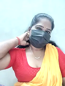 Snapshot of MaaliiiPonuTamil chatting on November 18, 2025, 12:04 am MaaliiiPonuTamil online show from November 18, 2025, 12:04 am