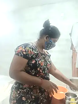 Snapshot of MaaliiiPonuTamil chatting on November 24, 2025, 3:01 pm MaaliiiPonuTamil online show from November 24, 2025, 3:01 pm