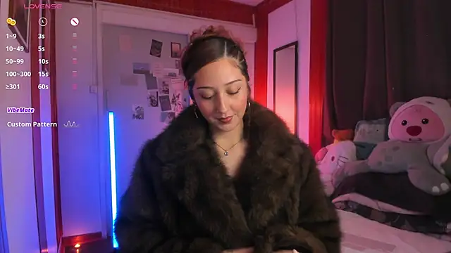 Snapshot of HeyTati chatting on June 12, 2026, 12:30 am HeyTati online show from June 12, 2026, 12:30 am