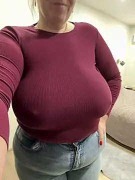 Snapshot of Your_Hot_Sister01 chatting on February 22, 2025, 12:51 pm Your Hot Sister01 online show from February 22, 2025, 12:51 pm