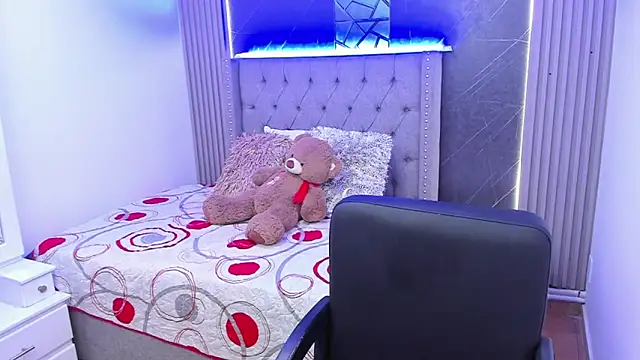 Snapshot of Susieeve chatting on February 21, 2025, 10:37 pm Susieeve online show from February 21, 2025, 10:37 pm