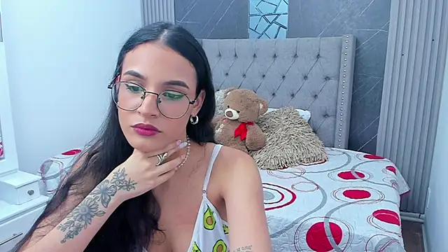 Snapshot of Susieeve chatting on January 28, 2025, 12:05 am Susieeve online show from January 28, 2025, 12:05 am