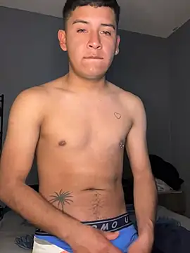 Snapshot of Oscar_Bratz chatting on December 17, 2024, 3:28 am Oscar Bratz online show from December 17, 2024, 3:28 am