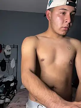 Snapshot of Oscar_Bratz chatting on January 11, 2025, 5:41 am Oscar Bratz online show from January 11, 2025, 5:41 am