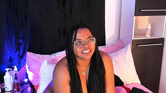 conielaurenth online show from September 25, 2025, 6:19 am