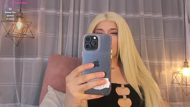 Nyx  Blackwood online show from February 4, 2026, 4:18 am