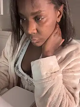 Snapshot of Delgada_culona chatting on December 22, 2024, 7:21 pm Delgada culona online show from December 22, 2024, 7:21 pm