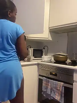 Snapshot of Delgada_culona chatting on December 4, 2024, 9:29 pm Delgada culona online show from December 4, 2024, 9:29 pm