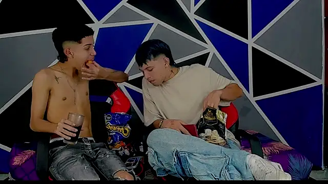 Snapshot of migueyalejo_teens chatting on February 25, 2025, 2:25 am migueyalejo teens online show from February 25, 2025, 2:25 am