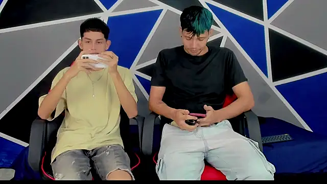 Snapshot of migueyalejo_teens chatting on February 16, 2025, 1:58 am migueyalejo teens online show from February 16, 2025, 1:58 am