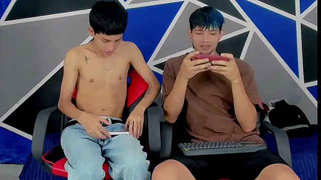 Snapshot of migueyalejo_teens chatting on February 5, 2025, 3:23 am migueyalejo teens online show from February 5, 2025, 3:23 am