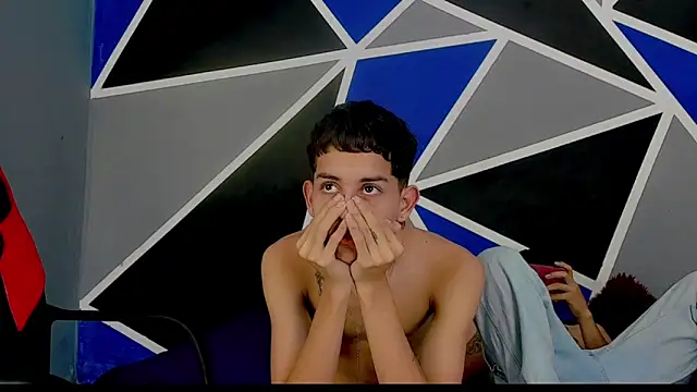 Snapshot of migueyalejo_teens chatting on February 16, 2025, 6:21 am migueyalejo teens online show from February 16, 2025, 6:21 am