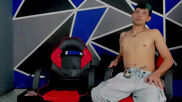 Snapshot of migueyalejo_teens chatting on March 7, 2025, 3:19 am migueyalejo teens online show from March 7, 2025, 3:19 am