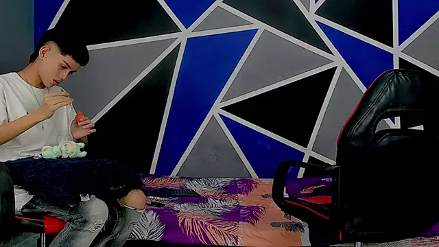 Snapshot of migueyalejo_teens chatting on March 23, 2025, 3:54 am migueyalejo teens online show from March 23, 2025, 3:54 am