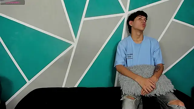 Snapshot of migueyalejo_teens chatting on September 30, 2025, 3:12 am migueyalejo teens online show from September 30, 2025, 3:12 am