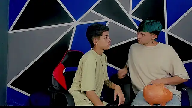 Snapshot of migueyalejo_teens chatting on February 21, 2025, 2:17 am migueyalejo teens online show from February 21, 2025, 2:17 am