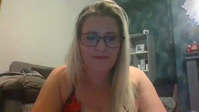 Snapshot of SweetXCandyX chatting on October 31, 2025, 9:11 pm SweetXCandyX online show from October 31, 2025, 9:11 pm