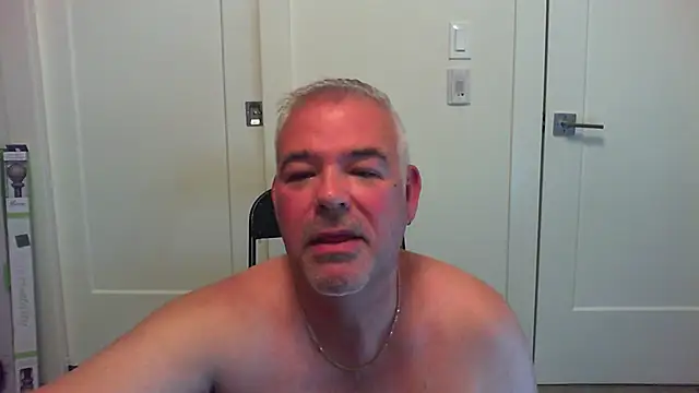 aarosteev2 online show from October 18, 2025, 11:29 pm