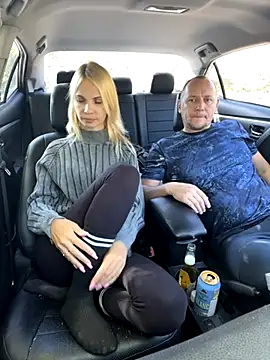 Snapshot of DonorDi chatting on October 15, 2025, 10:01 am DonorDi online show from October 15, 2025, 10:01 am